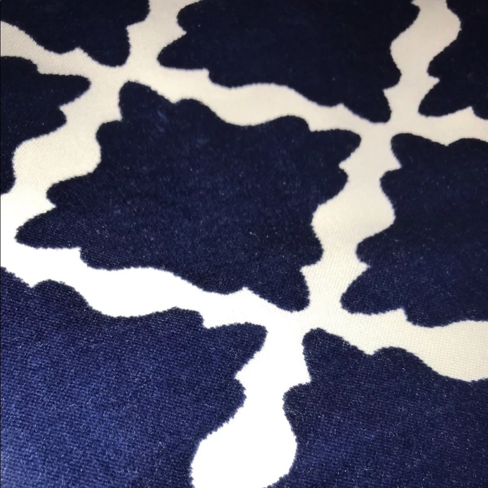 1 Panel POTTERY BARN TEEN VELVET NAVY LINED DRAPE - Picture 7 of 7